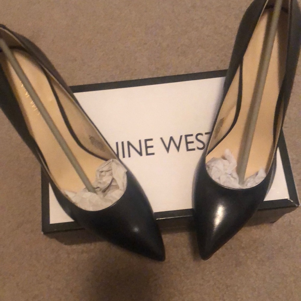 Nine West Navy heels